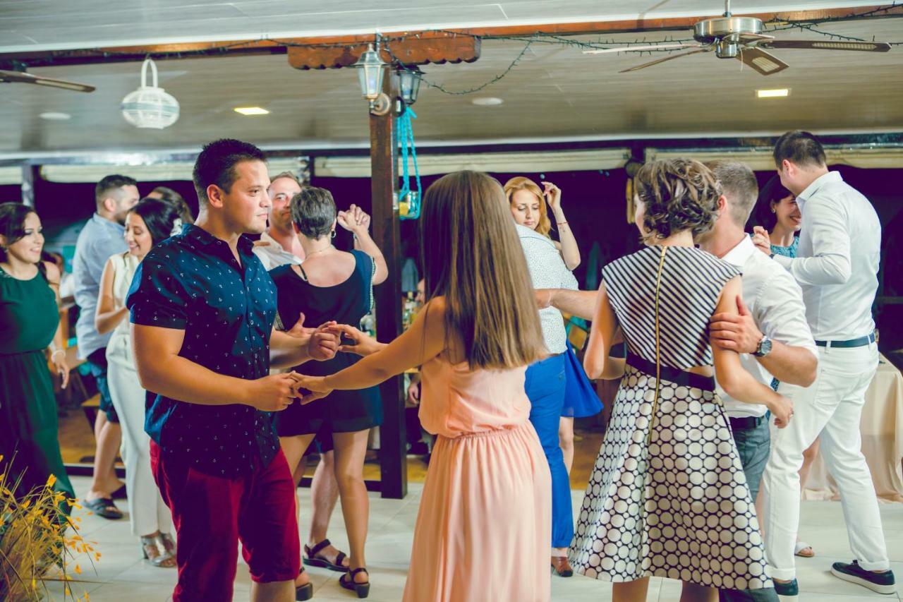 Family Hotel Teos Китен Экстерьер фото