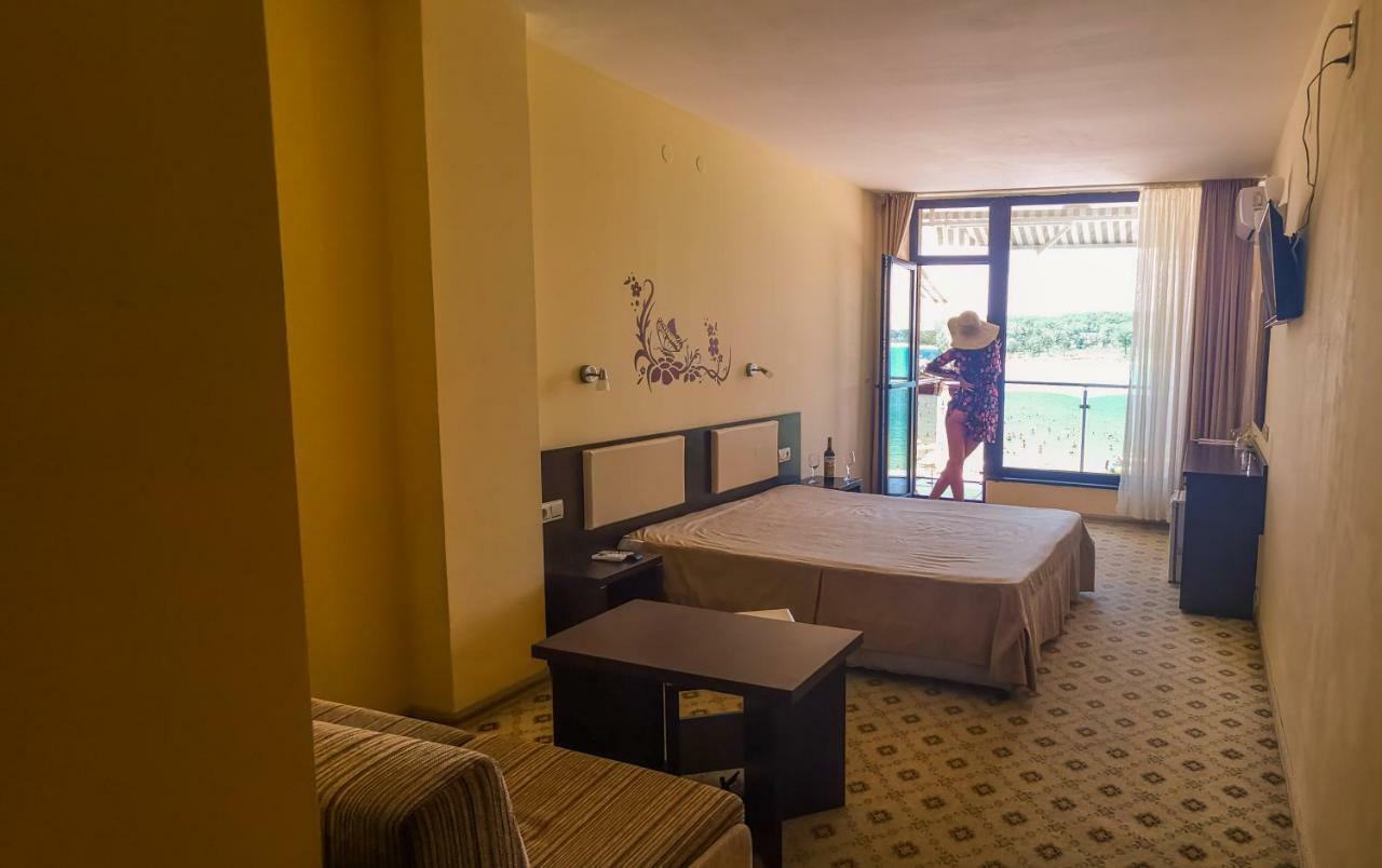 Family Hotel Teos Китен Экстерьер фото